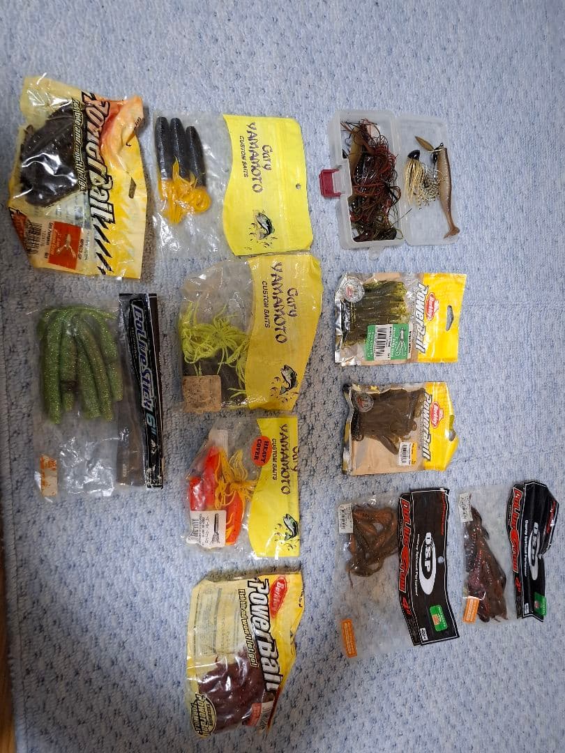 バス釣りワームセット、ショルダーバッグ、ISD偏光レンズ、その他色々