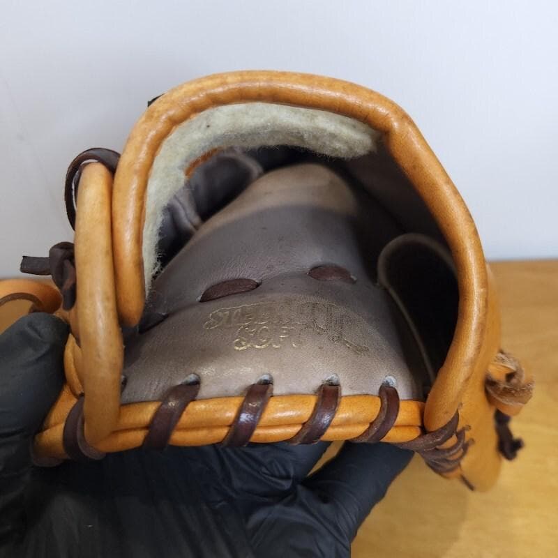 ミズノ 日本製 スプシオン Mマークラベル 赤ビュー 外野用 軟式グローブ