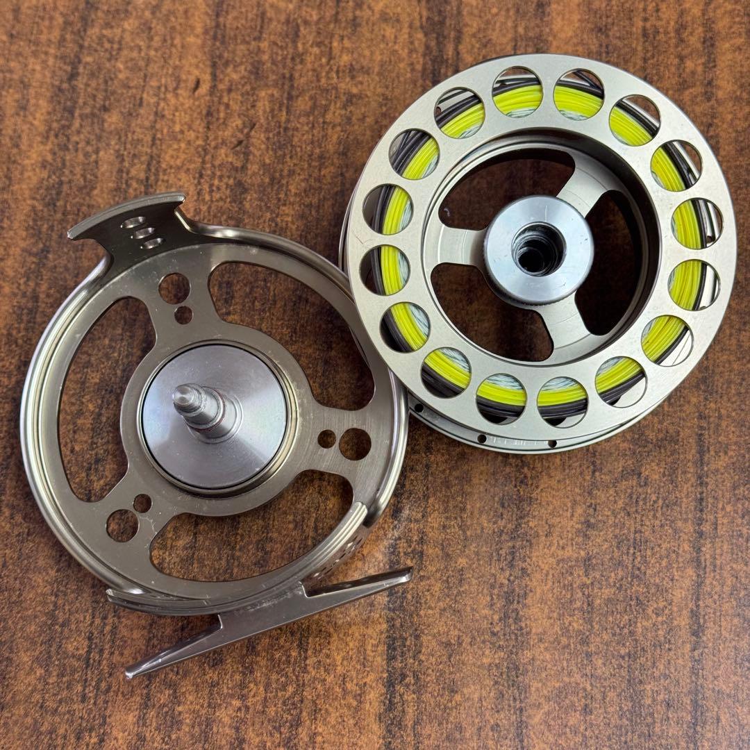 AIRFLO T7 5/7 フライリール 収納袋付き