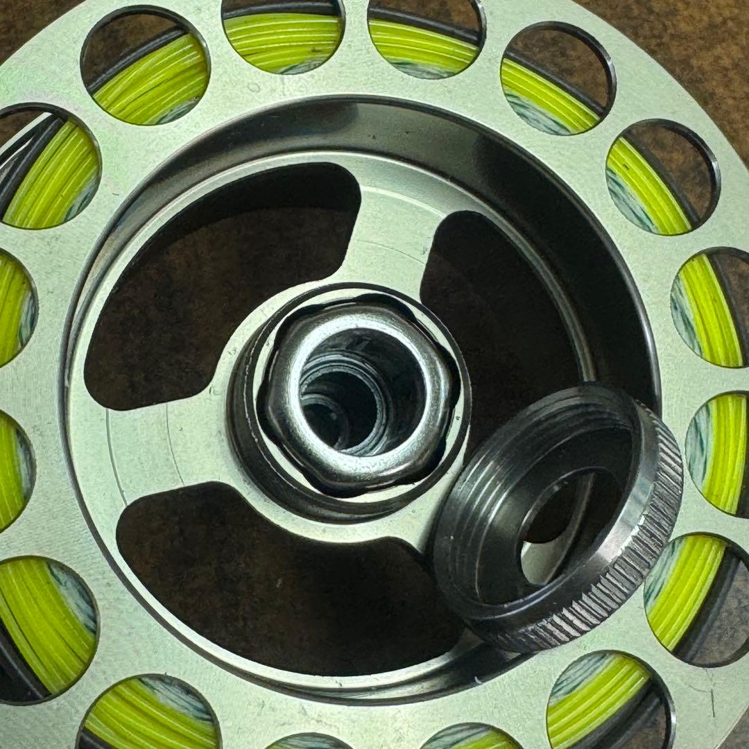 AIRFLO T7 5/7 フライリール 収納袋付き