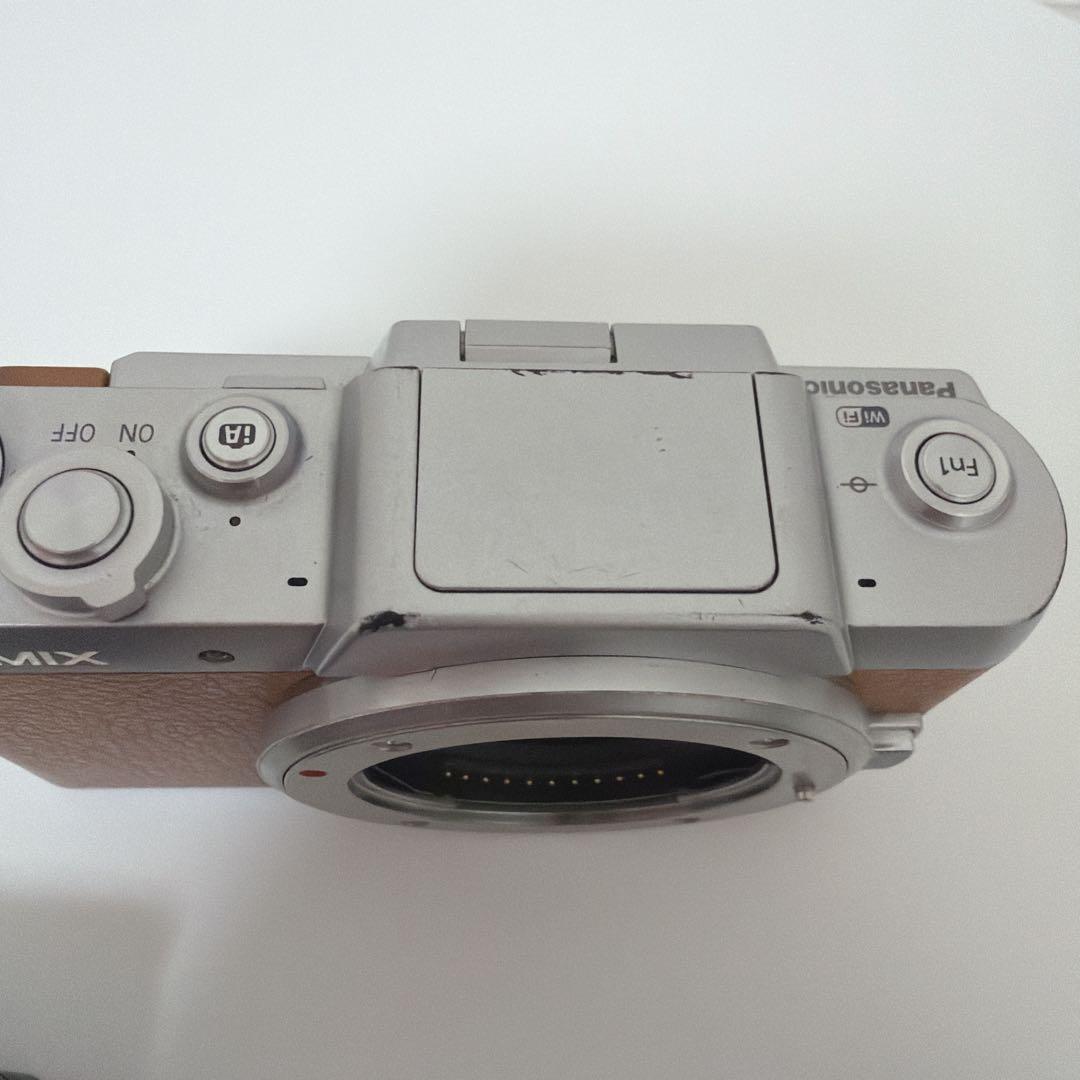 Panasonic LUMIX DMC-GF7 レンズキット