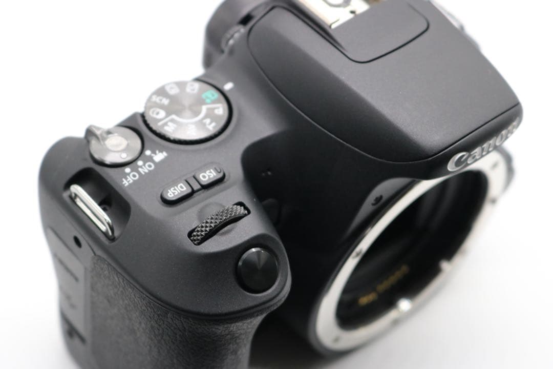 ボディ新品級　【Canon EOS Kiss X9 ダブルレンズセット】