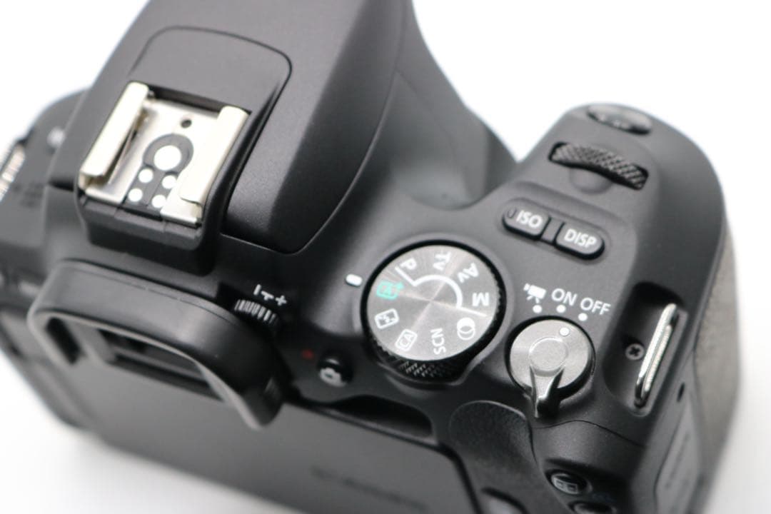 ボディ新品級　【Canon EOS Kiss X9 ダブルレンズセット】