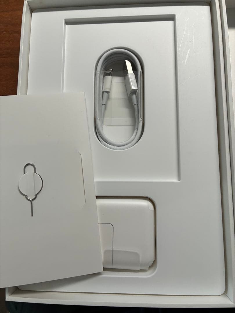 ipad mini 4 128GBゴールド MK782J/A 箱付き　付属品新品