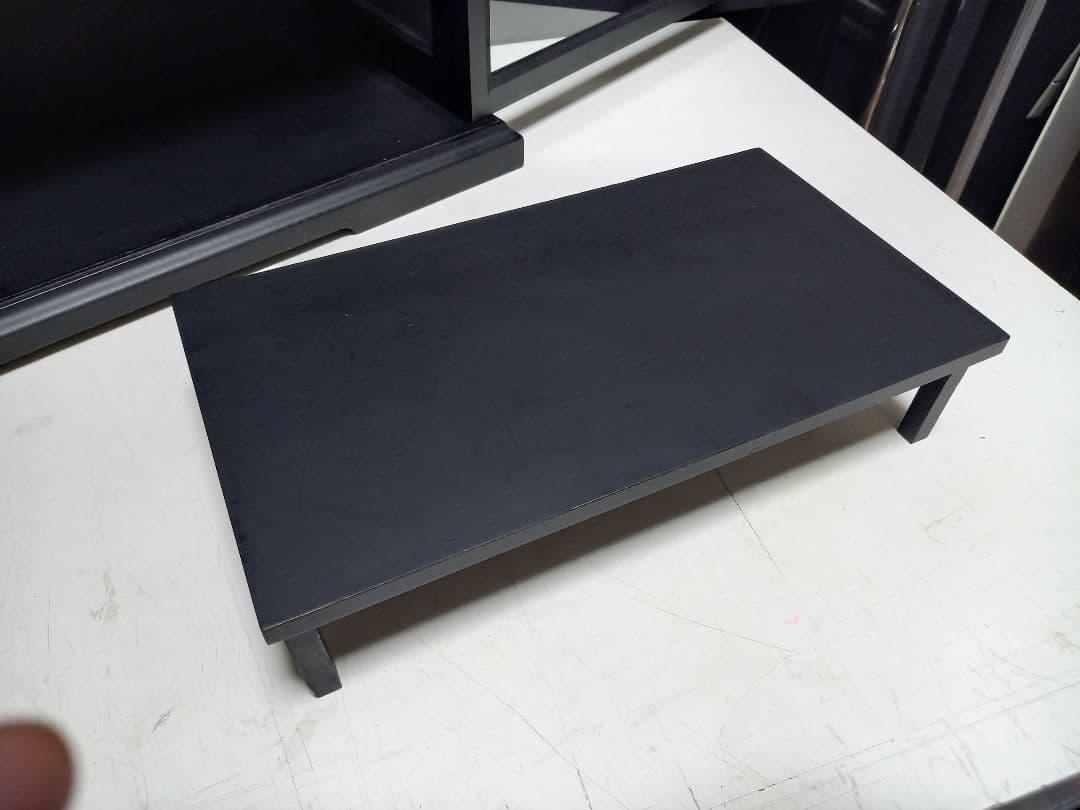 スタイリッシュ　モダン　三面　硝子　マット　ブラック　ショーケース　三段