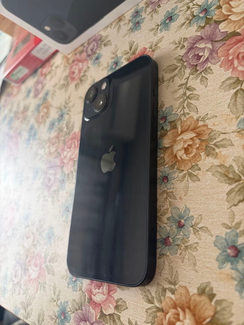 Apple iPhone 13ミッドナイト　本体