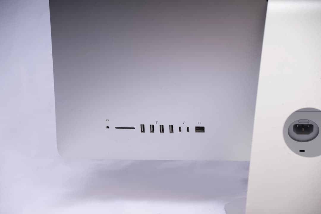 Macデスクトップ iMac27(2017) Core i7 SSD512 Radeon580