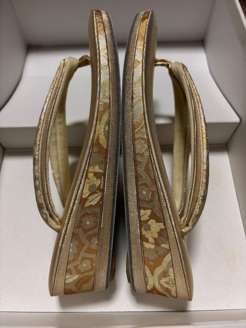 はきもの匠　神田胡蝶　帯地　最高級草履バック　Ｌサイズ　シャンパンゴールド