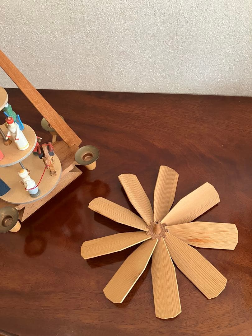 木製クリスマスピラミッド フィギュア付き