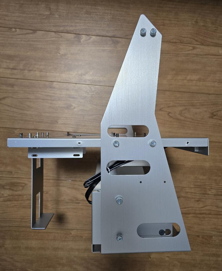 LIAN LI アルミ製テストベンチマーク台 PC-T60A シルバー