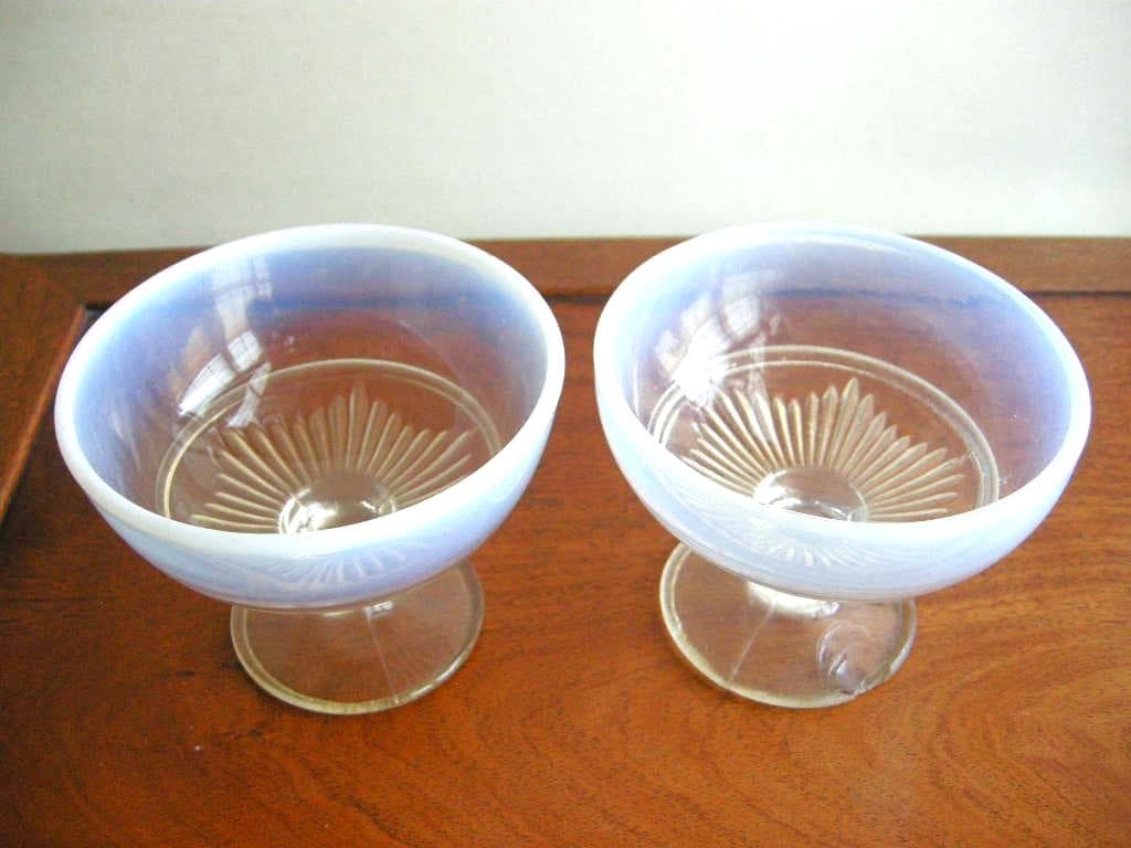 乳白色ガラス　コンポート　氷コップ　2ケセット　欠けあり