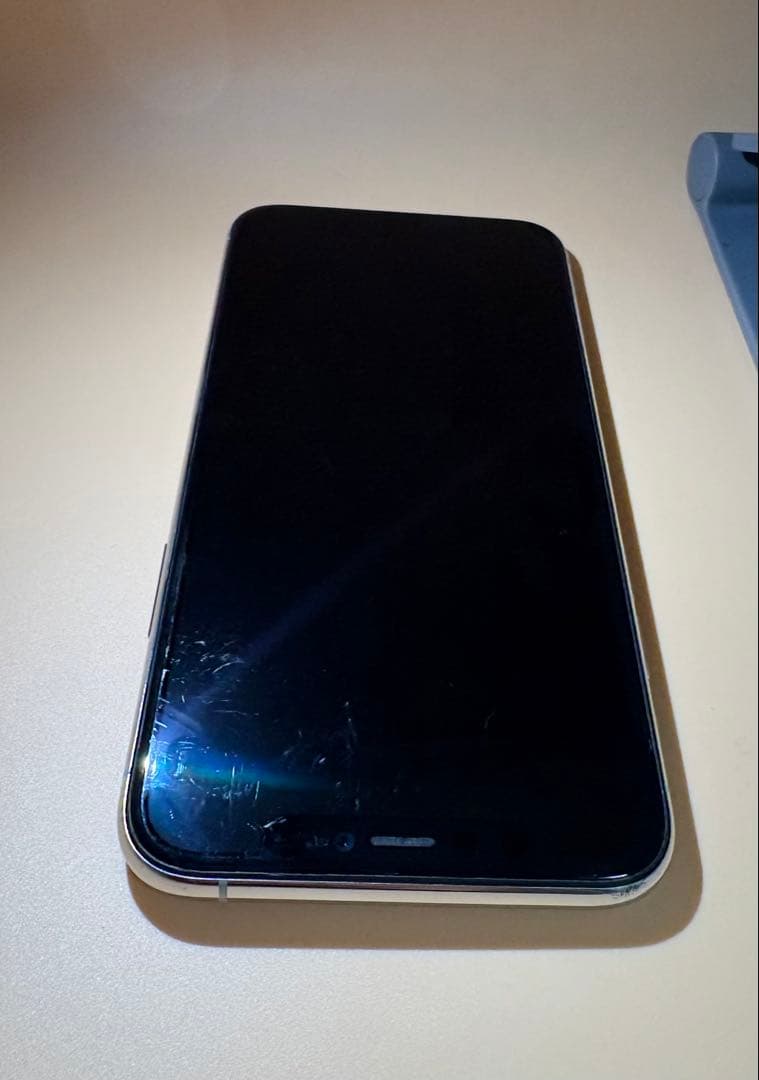 iPhone 11 Pro 256GB シルバー SIMフリーバッテリー100%