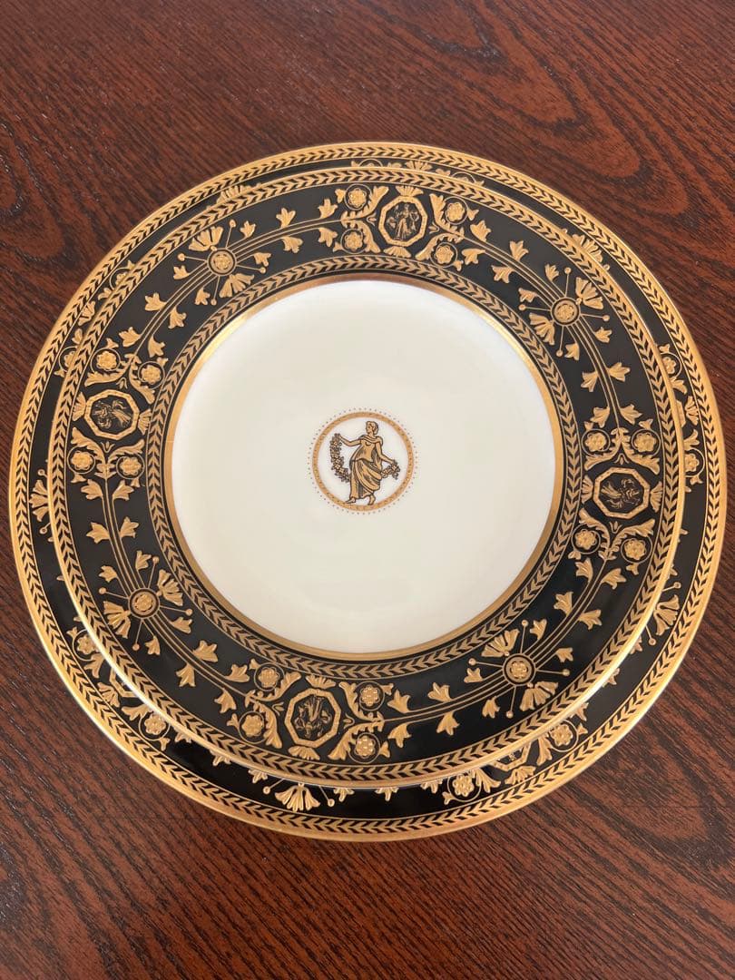 【希少】ウェッジウッド アストバリー ブラック プレート 2枚セット 黒壺