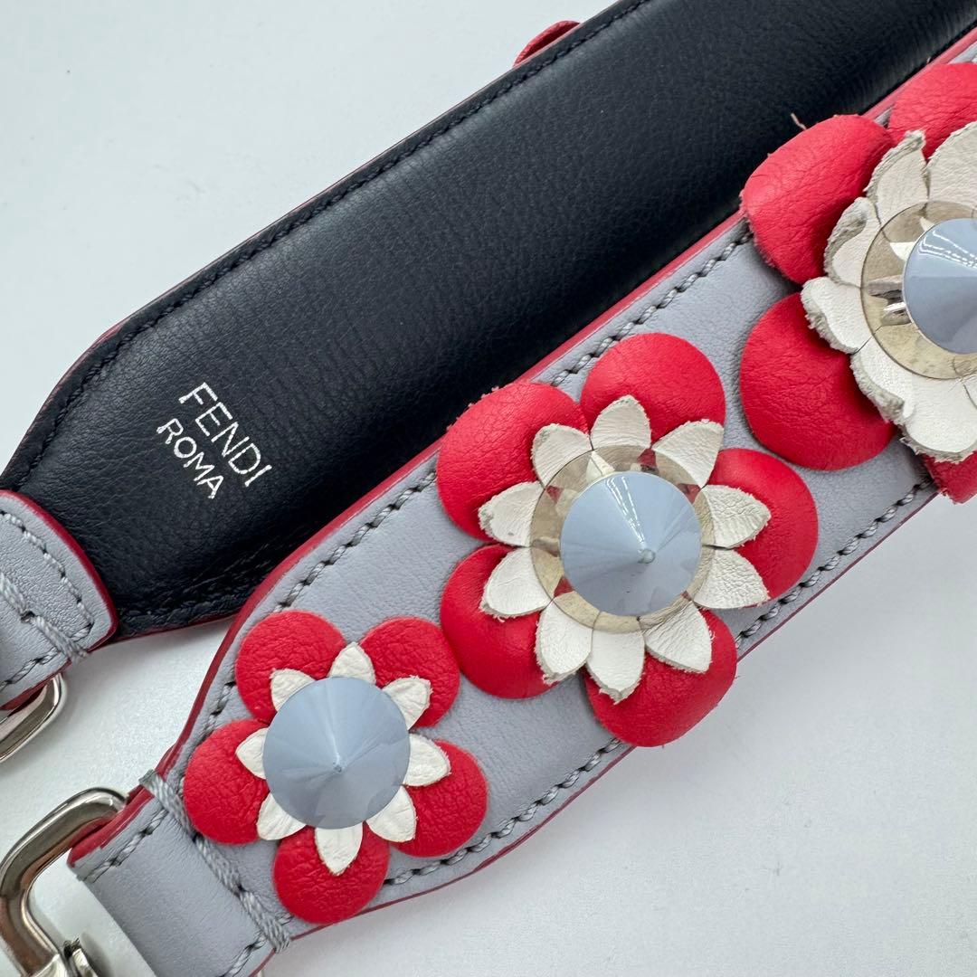 【定番】FENDI ストラップユー　フラワー　レザー　ショルダーストラップ