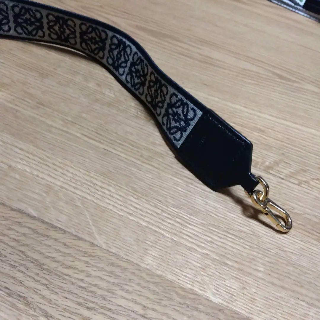 【極美品】LOEWE ロゴ入りストラップ 黒