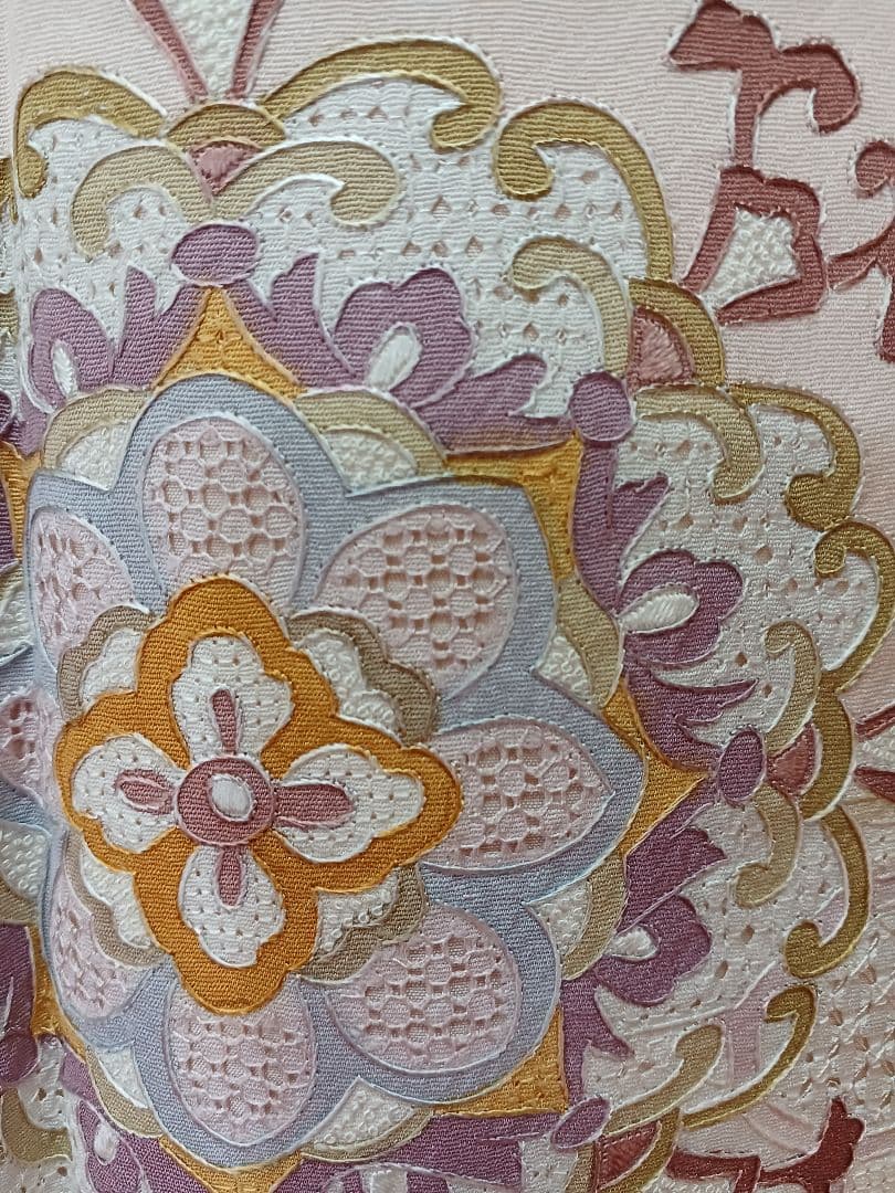 ［訪問着］新品未使用品　しつけ有り　一つ紋　スワトウ刺繍　K-483