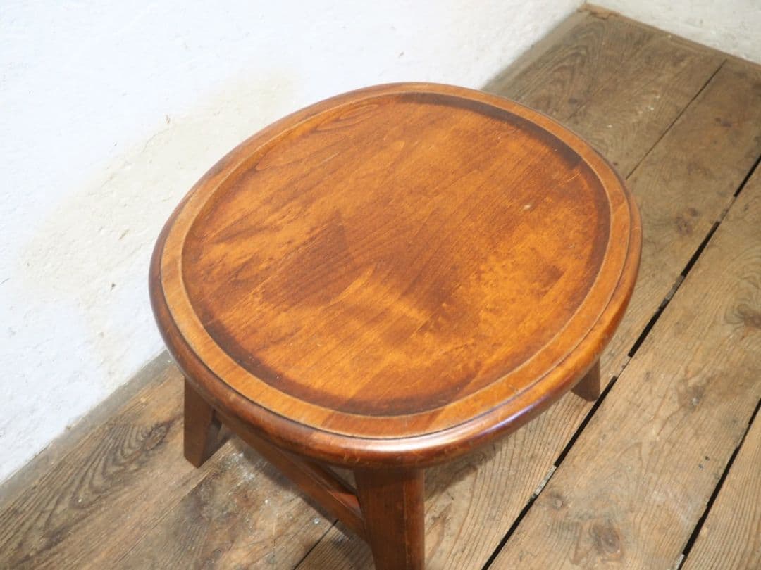 1219 レトロモダンなスツール　椅子　イス　チェア　花台　展示台　カフェ