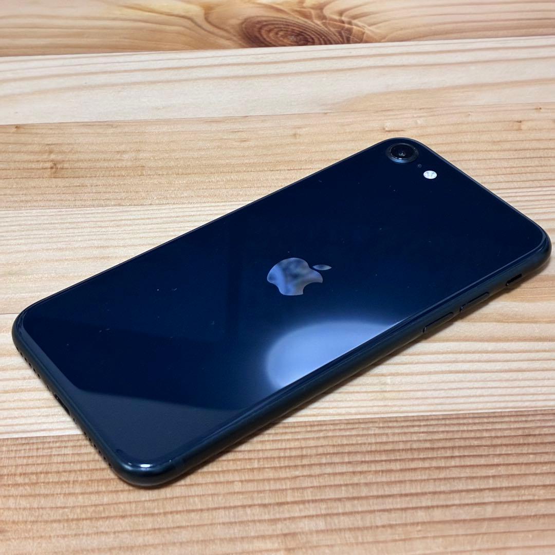ま*り様 バッテリー新品　iPhoneSE第3世代64GB SIMフリー　美品