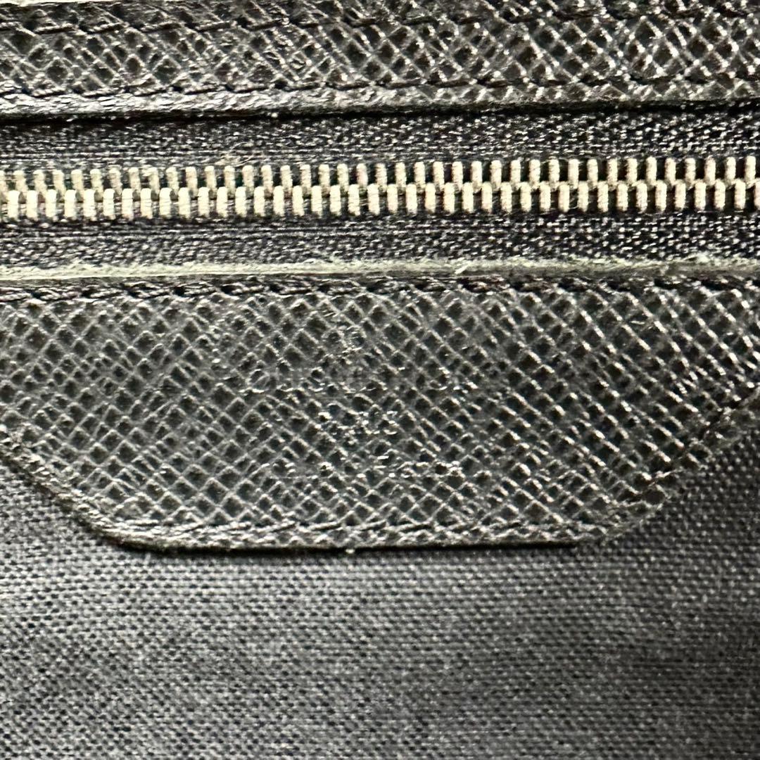 A4可 美品 ルイヴィトン レザー ビジネスバッグ タイガ イゴール 黒