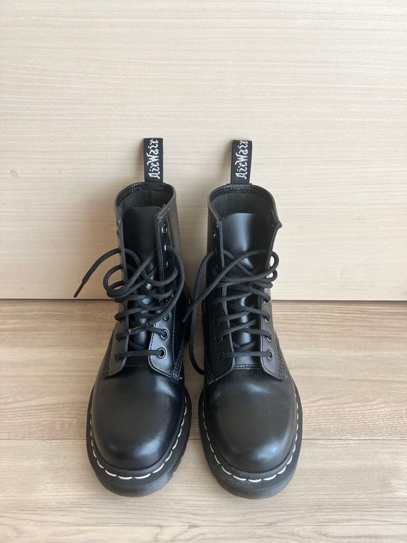 「値下げー＞¥9000」 ホワイトステッチ 8 ホール ブーツ黒 3cmヒール