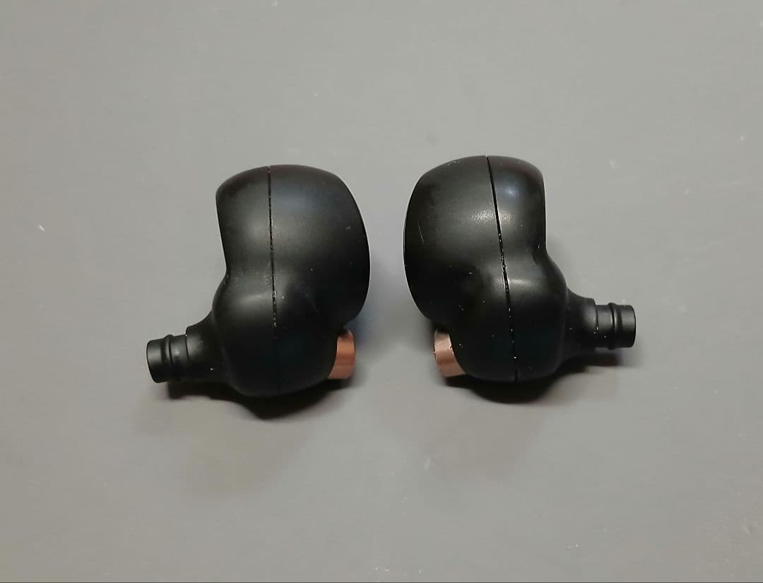 SONY　WF-1000XM4　ワイヤレス　ノイズキャンセリング　イヤホン　③