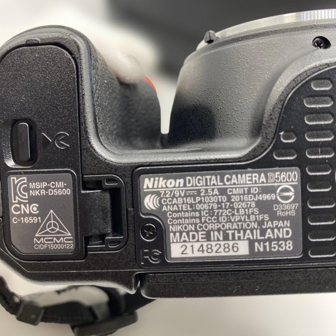 専用Nikon D5600 ダブルズームキッ18-55 VR＋70-300 VR