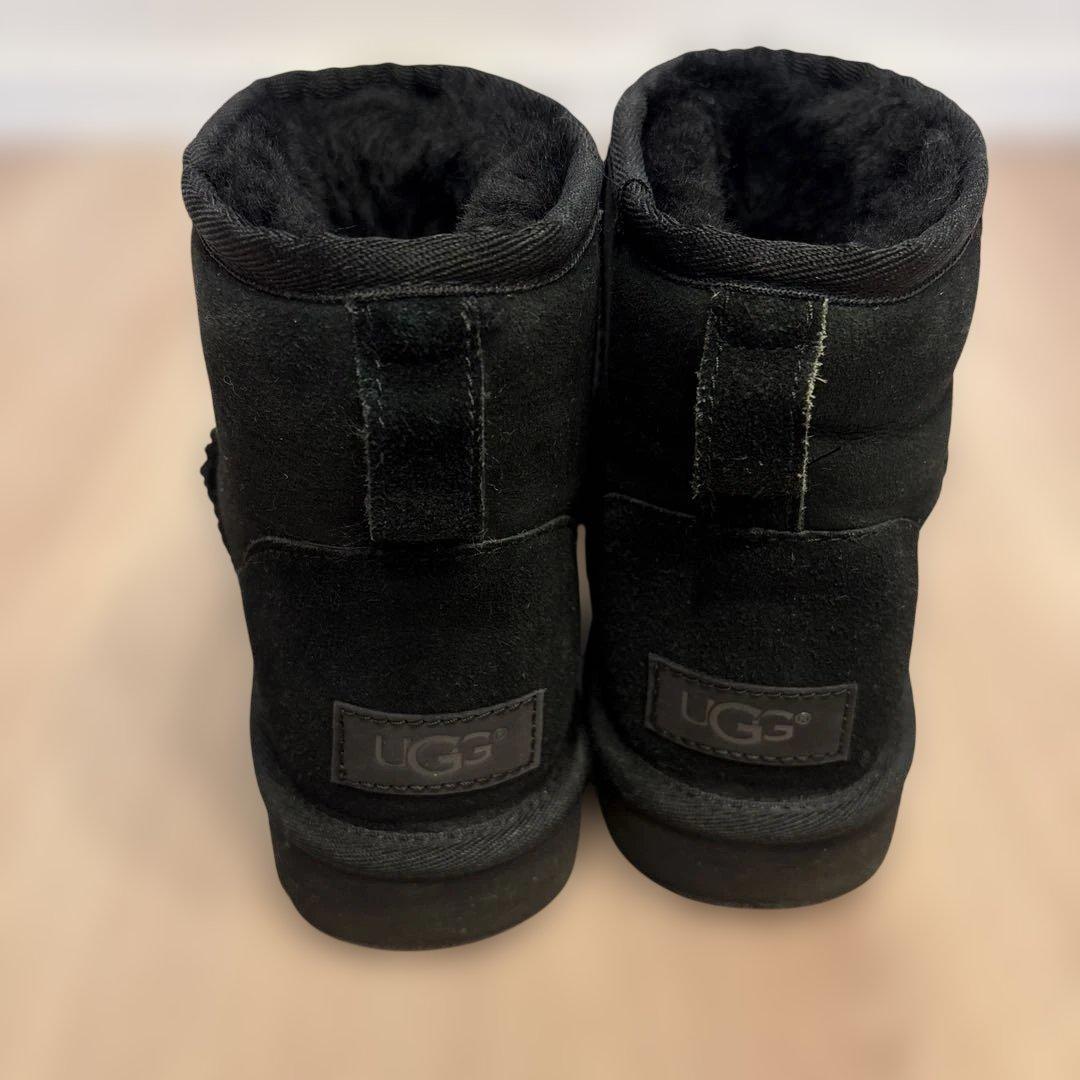 UGG CLASSIC MINI II 1016222 ブラック23.0cm