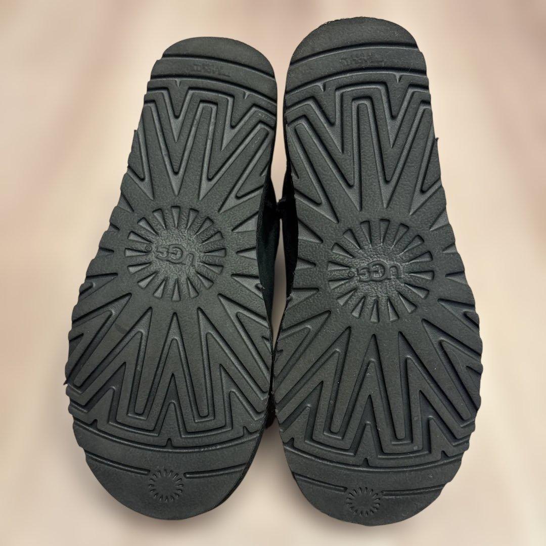 UGG CLASSIC MINI II 1016222 ブラック23.0cm