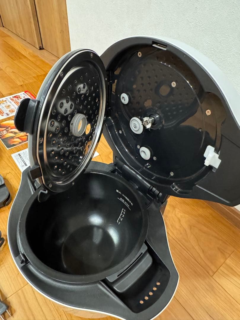 SHARP ヘルシオホットクック KN-HW24F-W 2〜6人用2.4Lタイプ
