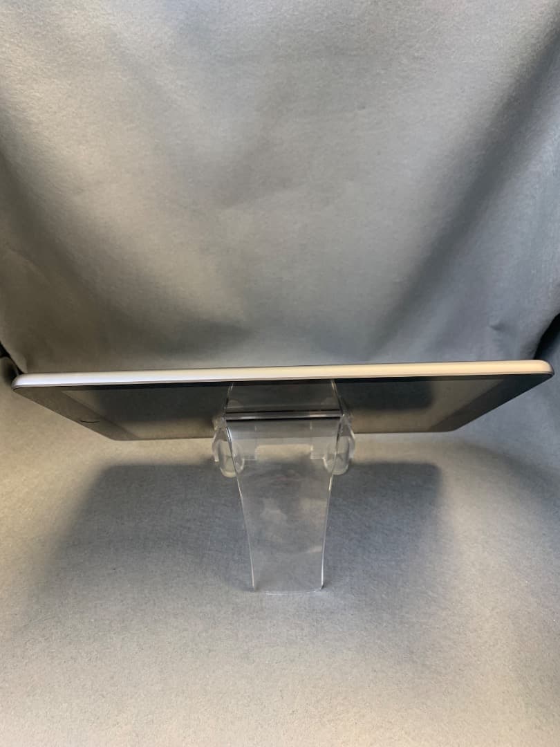 超美品 iPad 第6世代 32GB Wi-Fi版 シルバー色