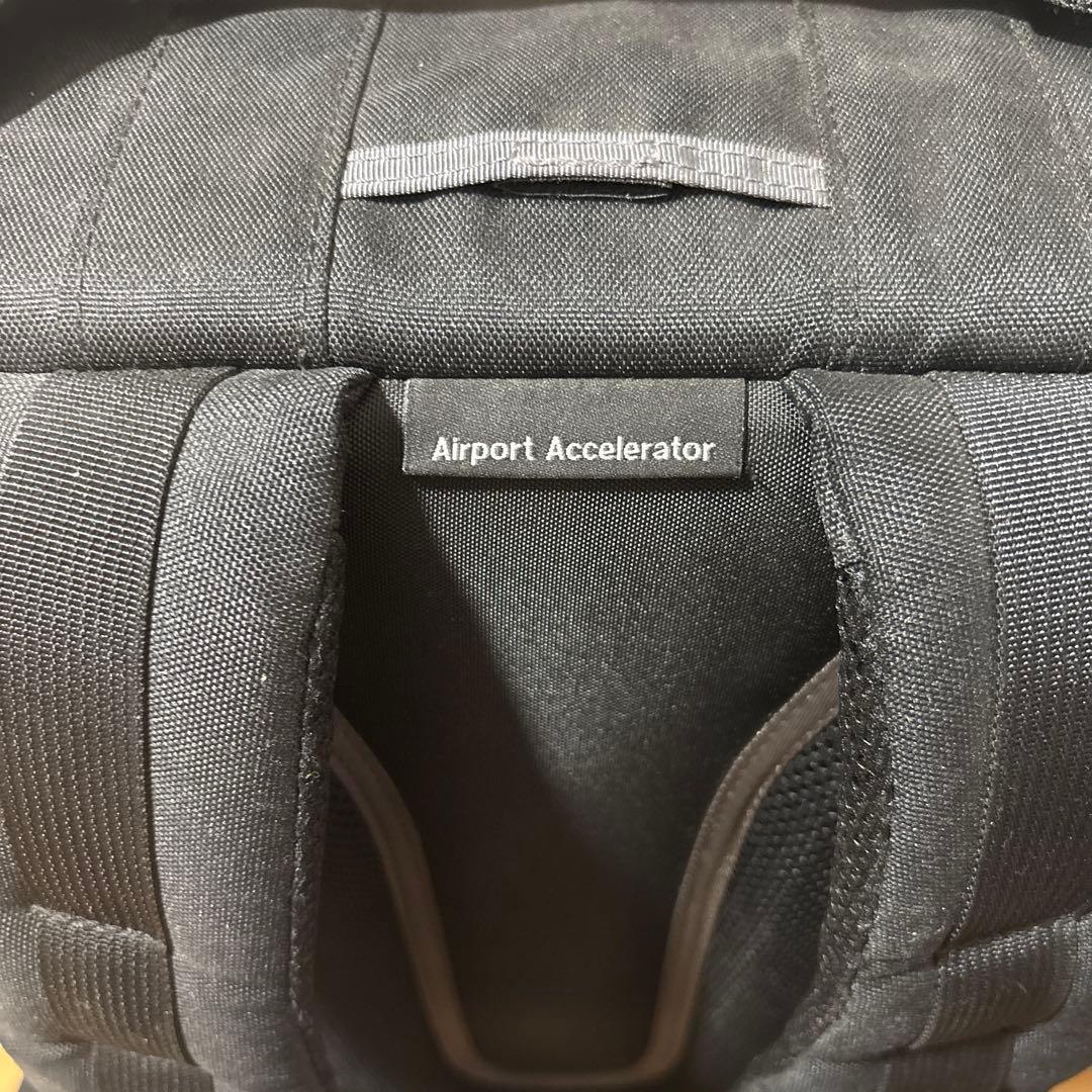 カメラバック　シンクタンクフォト　エアポート アクセレレーター ブラック