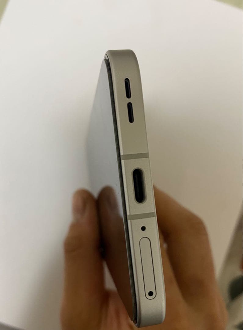 Oppo Reno14 5G 本体、オパールホワイト