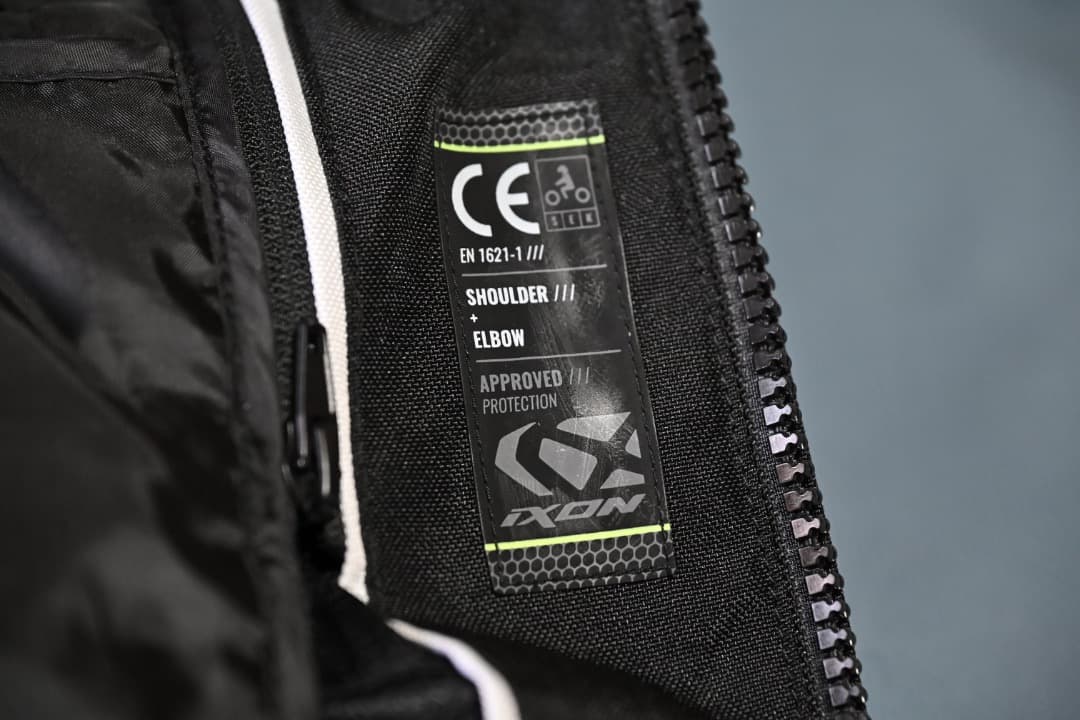 ＩＸＯＮ　イクソン　ＳＰＲＩＮＴＥＲ　Ａ　アジア２ＸＬサイズ