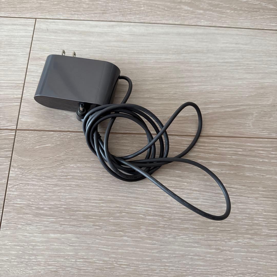 【週末価格】Dyson SV12 コードレスクリーナー スタンドつき