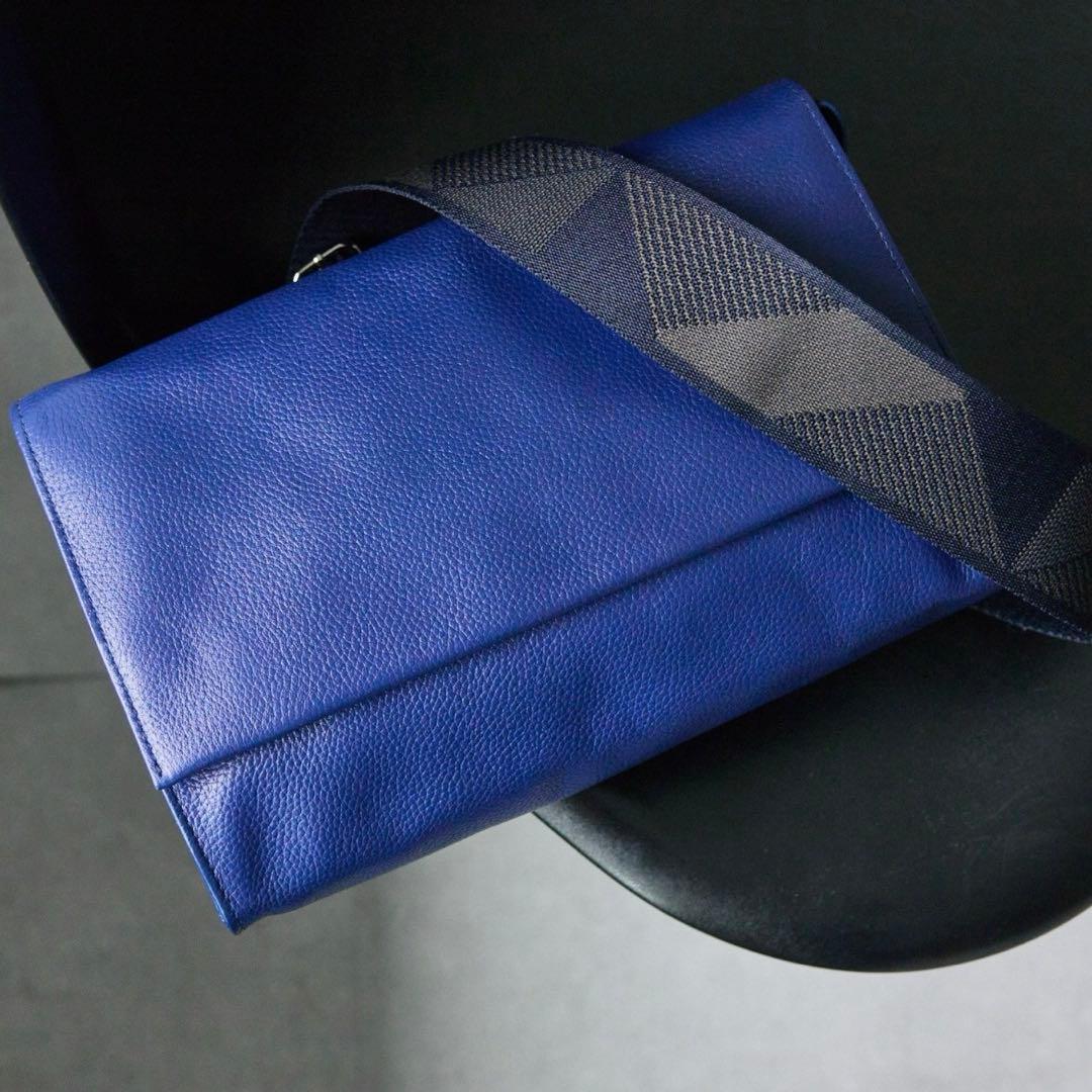 【美品】本革 470gワイドテープショルダーバッグ/イアパピヨネ ブルー