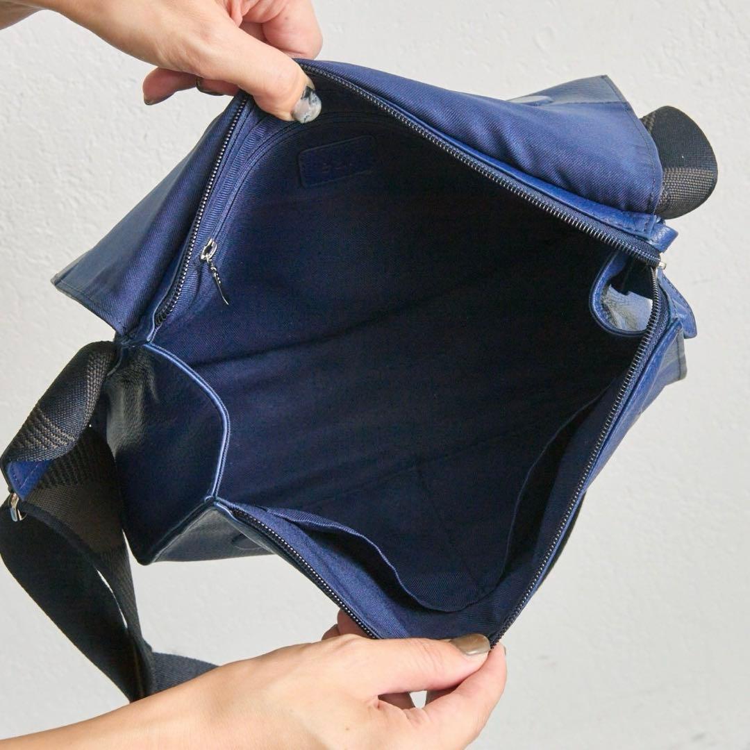 【美品】本革 470gワイドテープショルダーバッグ/イアパピヨネ ブルー