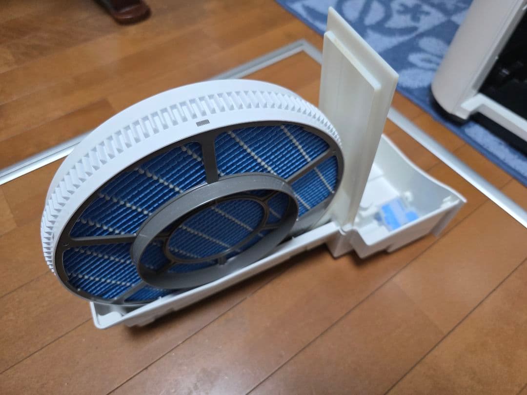 シャープ KC-L50-W 除湿機