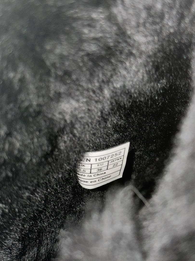 UGG スワロフスキー　22㎝　ブラック　ロングブーツ　ムートンブーツ