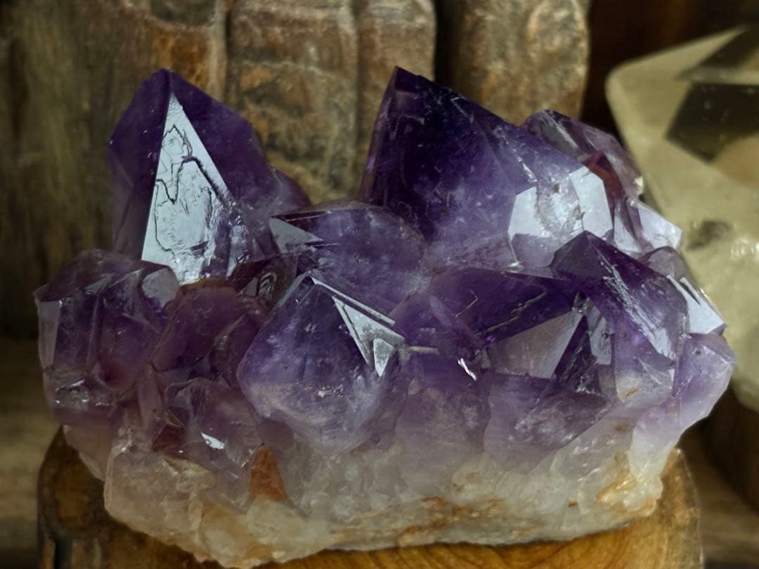 アメジスト　クラスター　美しい　トライゴーニック▽たくさん　レコードキーパー△