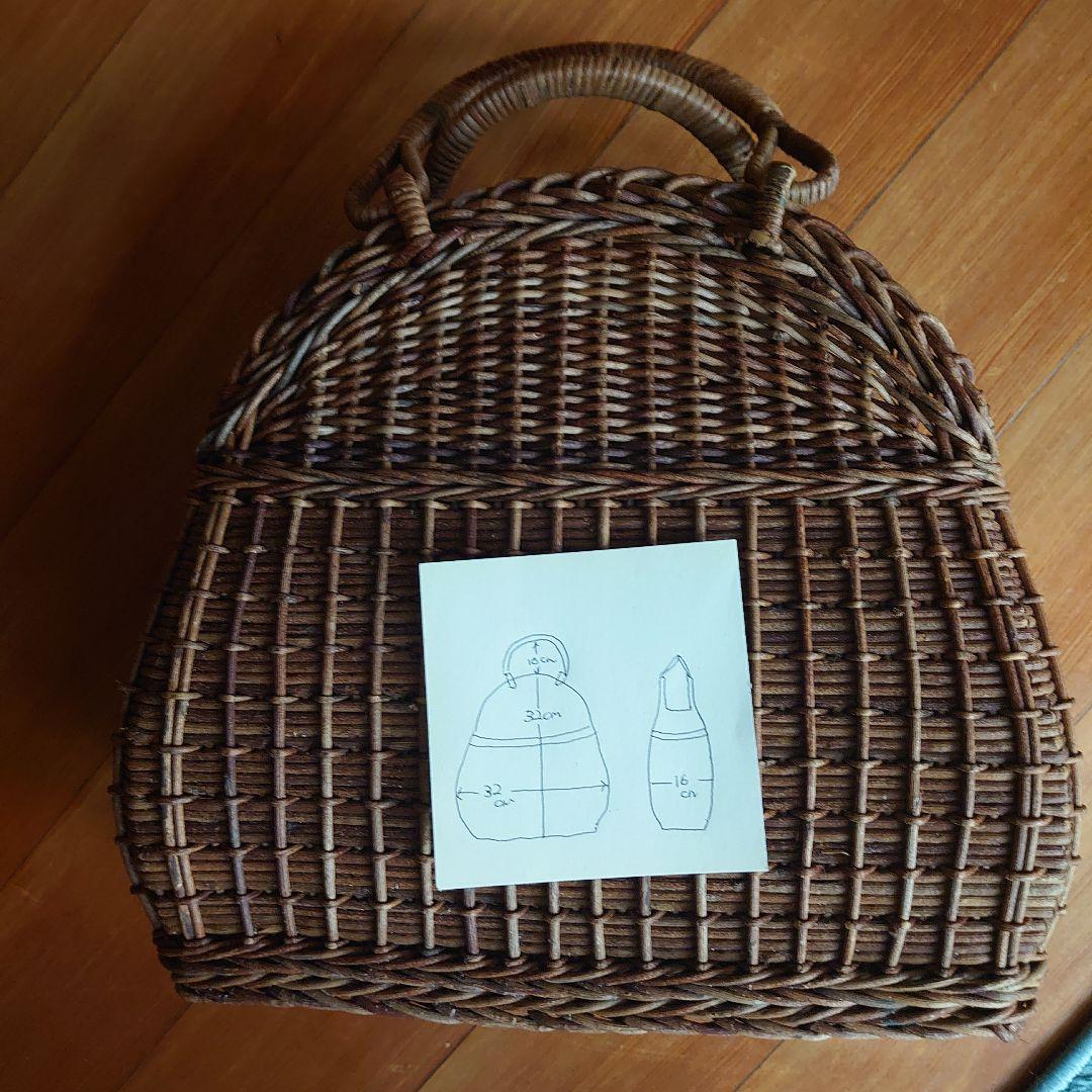 籐製ブラウンハンドバッグ