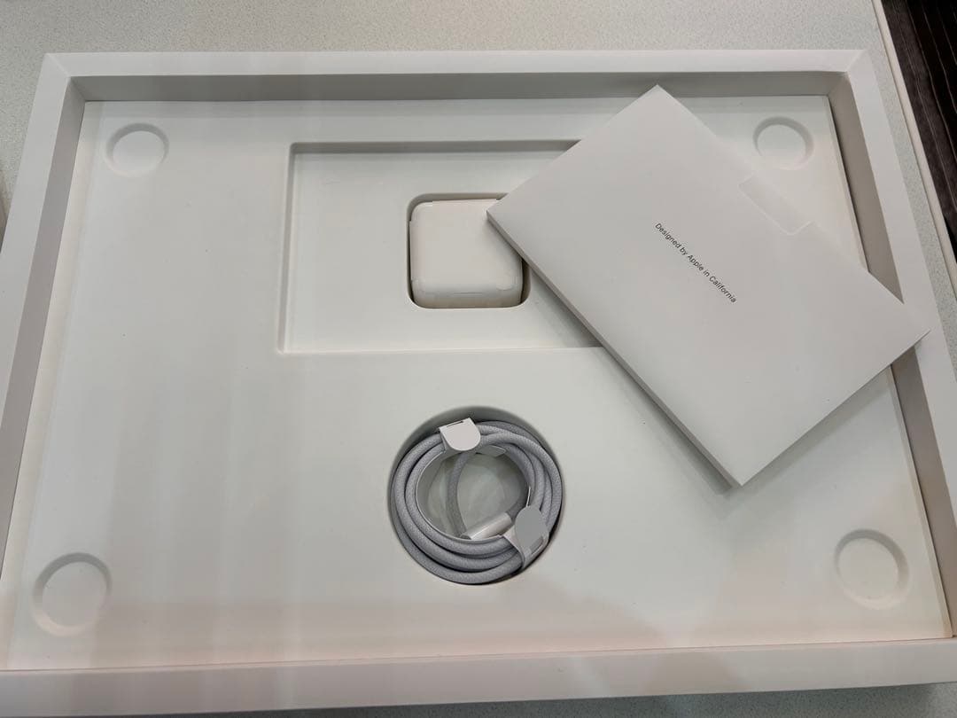 な*の様 Apple MacBook m2 スターライト メモリ8GB・SSD2