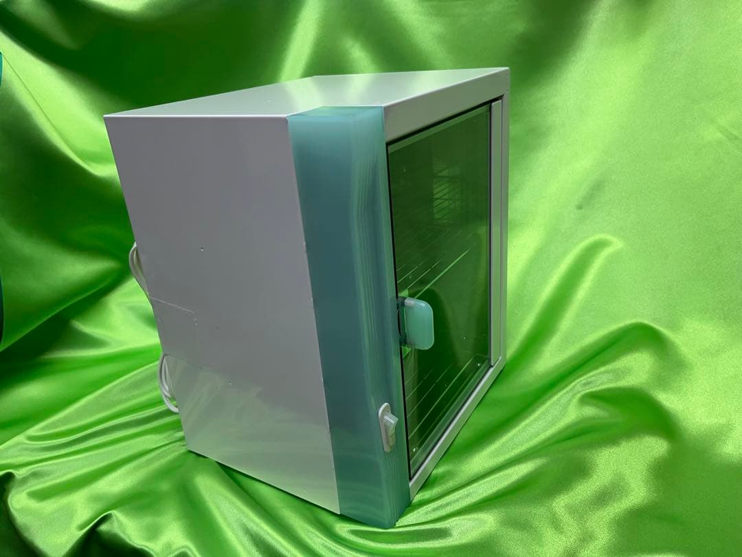 紫外線消毒器コンパクトライザー T-811-00 殺菌 除菌　使用品