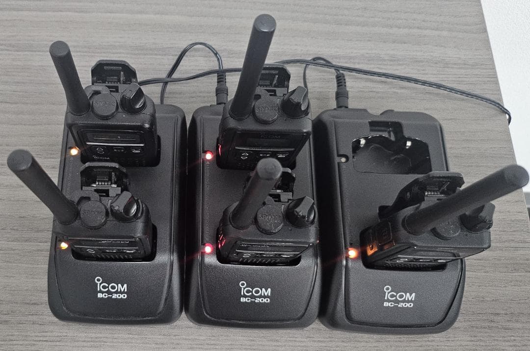 アイコム IC-4300 トランシーバー５個／ 二口タイプ充電器３個セット