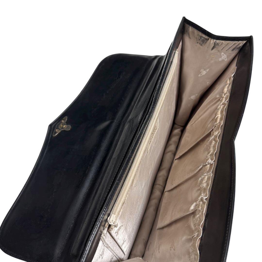 ヴィヴィアンウエストウッド　ビジネスバッグ　オーブロゴ　型押し　総柄　金具