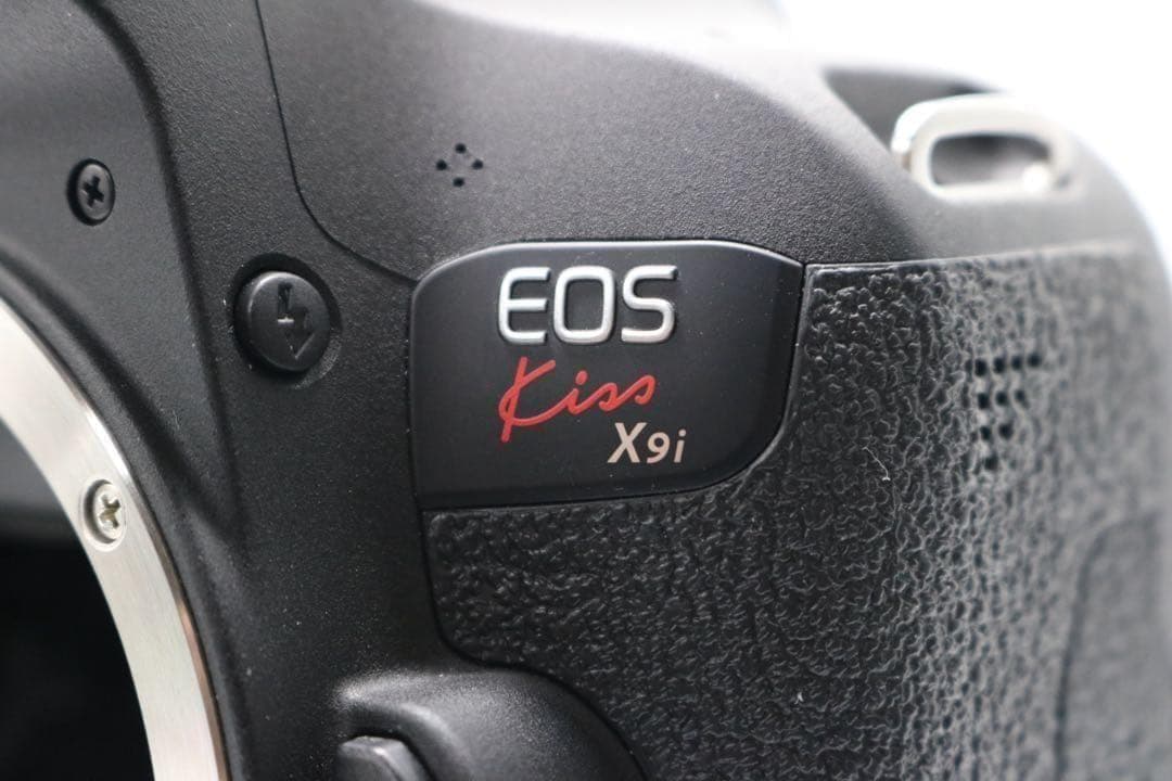 ボディ新品級 【Canon EOS Kiss X9i ダブルレンズセット】