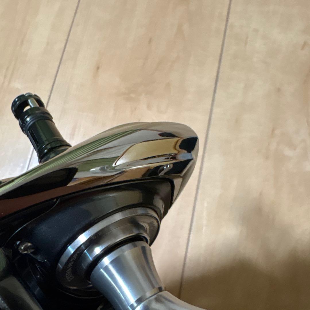 ダイワ 18ブラストLT5000D ドレスリールスタンド付　中古リール