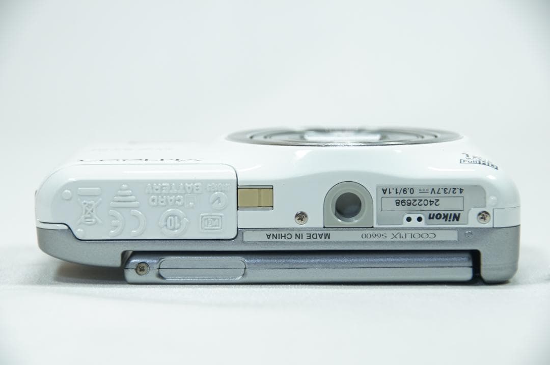 【美品／動作確認済】Nikon COOLPIX S6600 デジタルカメラ 白