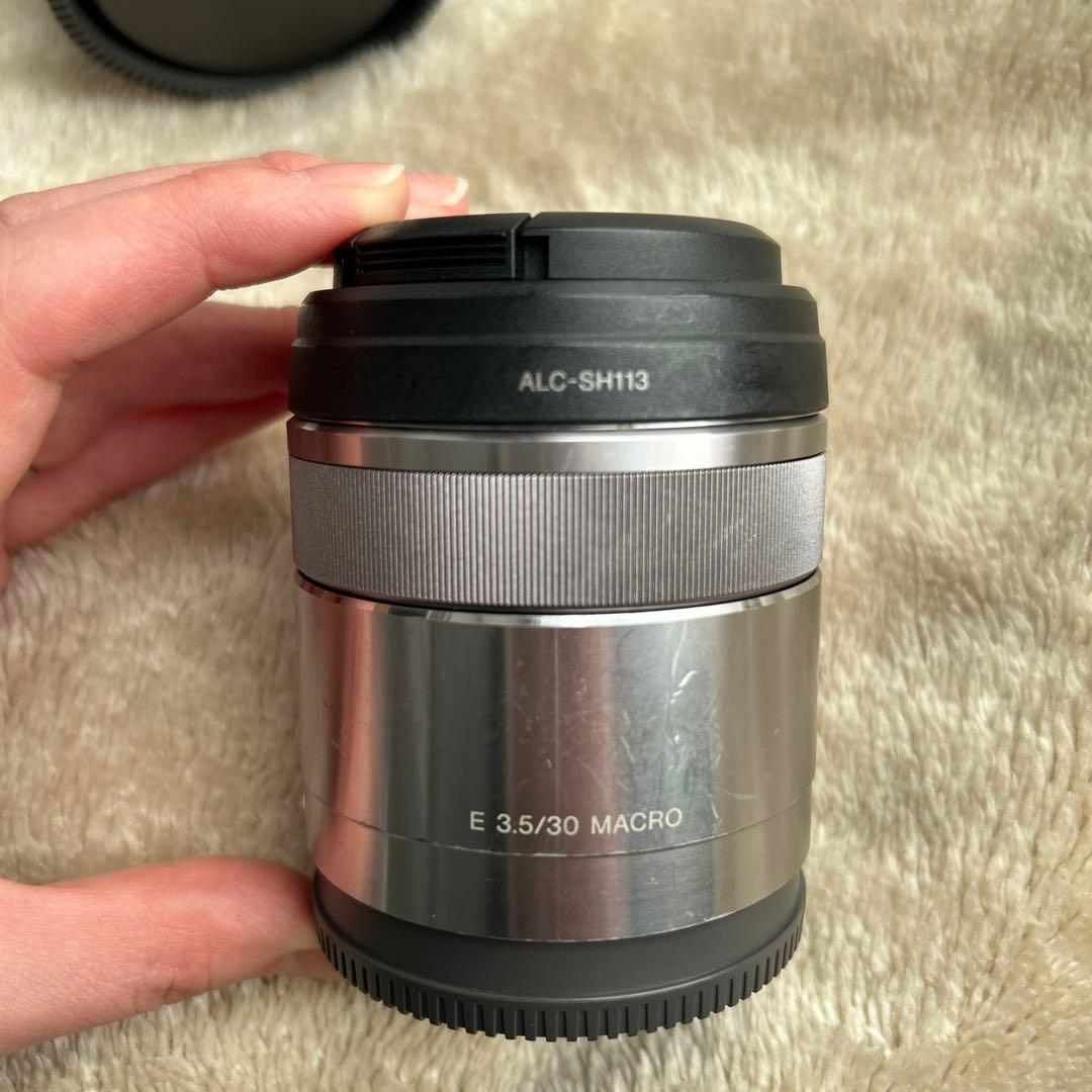 Sony α6000 ダブルズームレンズキット【マクロレンズ、カバン付き】