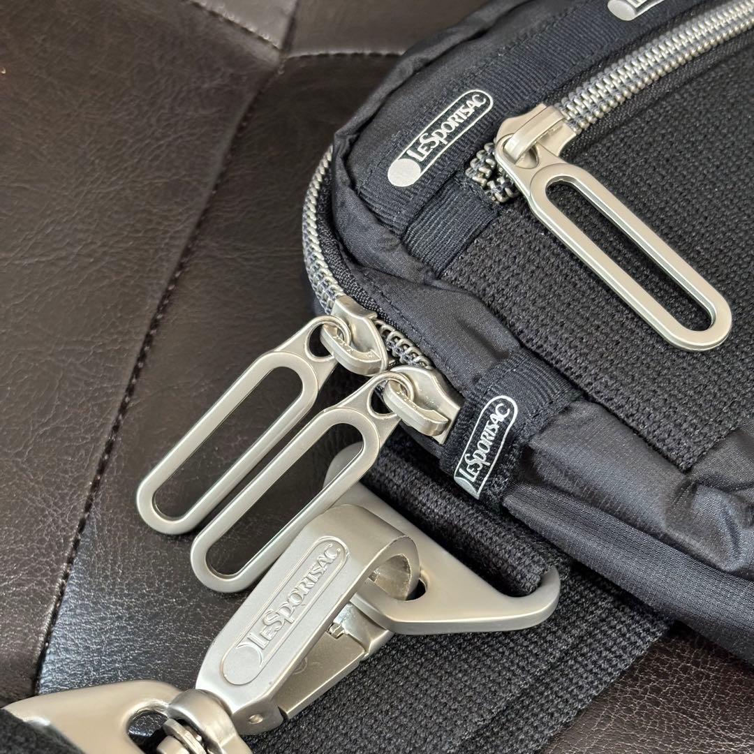 【極美品】LeSportsac ESSENTIAL RECT XBODY1390