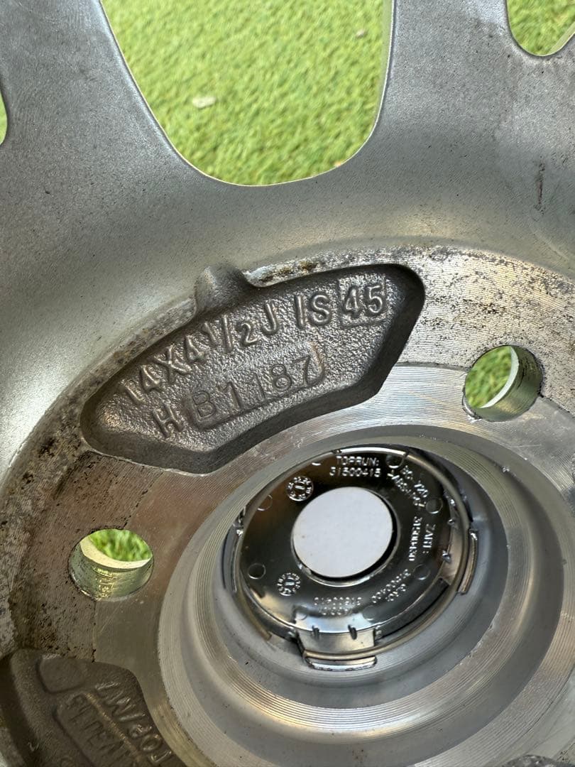 ま*さ様 155/65R14スタッドレスタイヤホイールセット